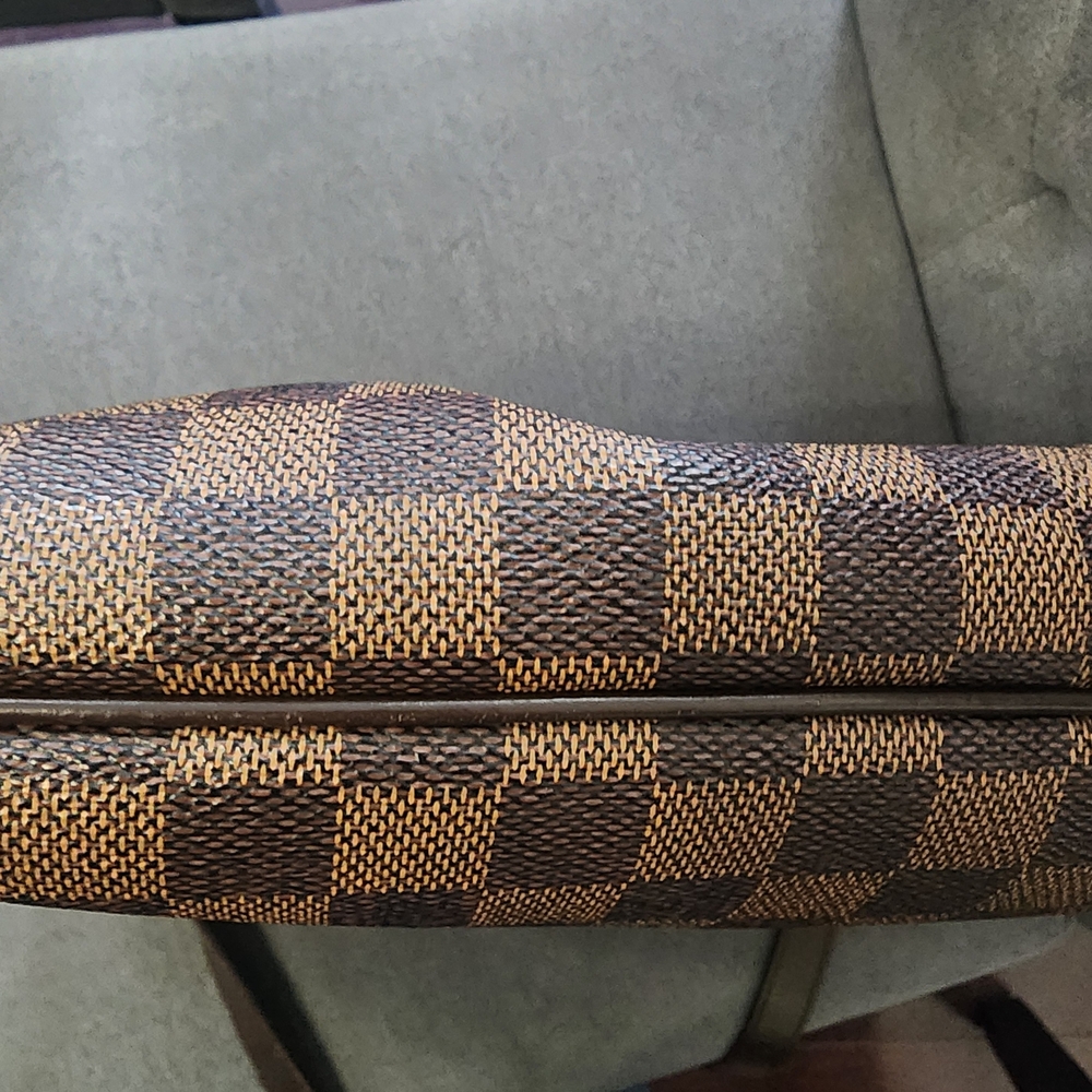 Louis Vuitton Bloomsbury Pm Crossbody Bag - Picture 10 of 17